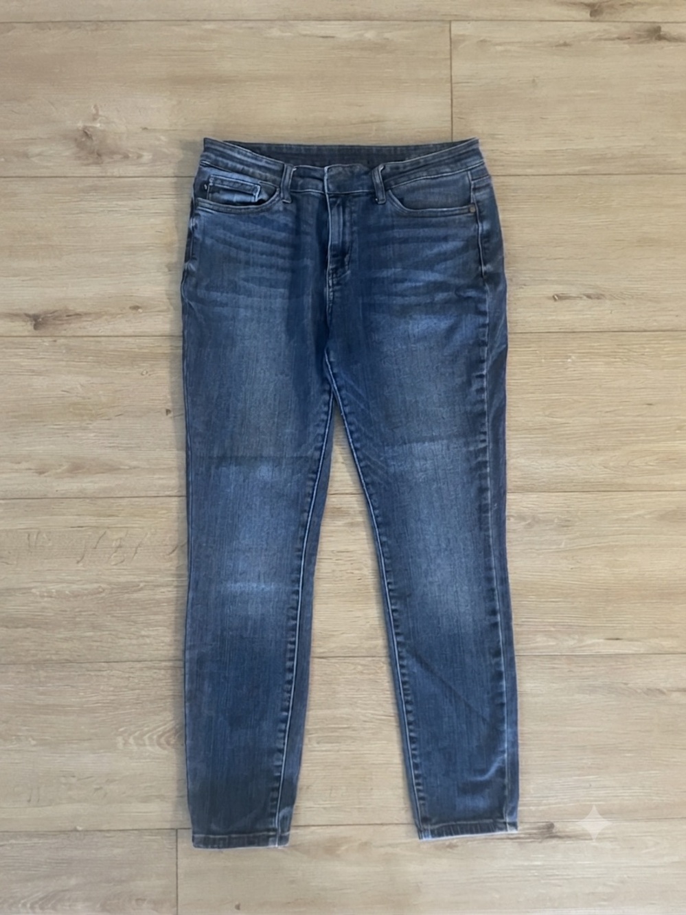 Judy Blue Sienna Handsand Classic Skinny Jeans Size 32 Blue Mid Rise